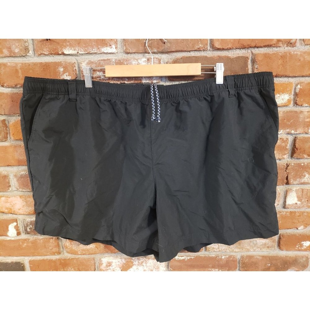 Columbia black waterproof PFG shorts. Size 3x.